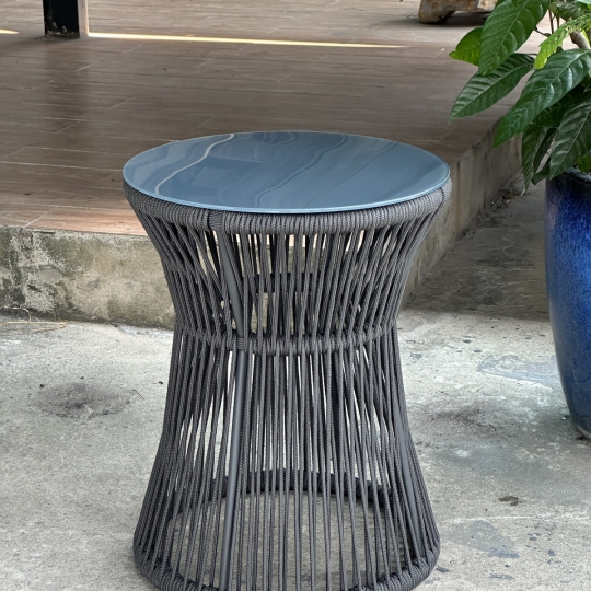 Bàn trà ngoài trời
